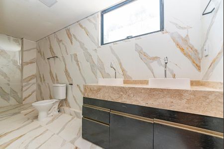 Apartamento para alugar com 240m², 4 quartos e 4 vagas Apartamento para alugar com 240m², 4 quartos e 4 vagasBanheiro da Suíte 2