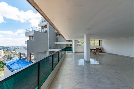 Apartamento para alugar com 240m², 4 quartos e 4 vagas Apartamento para alugar com 240m², 4 quartos e 4 vagasVaranda