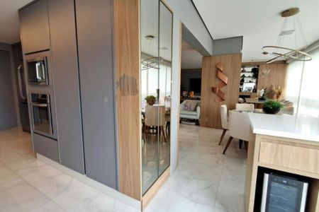 Apartamento à venda com 197m², 4 quartos e 3 vagas