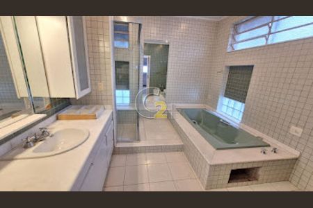 Casa à venda com 3 quartos, 273m² em Sumaré, São Paulo