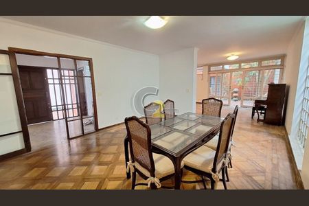 Casa à venda com 3 quartos, 273m² em Sumaré, São Paulo