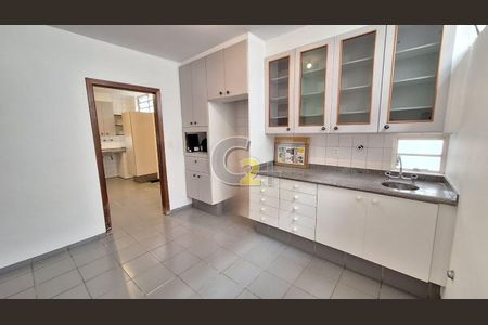 Casa à venda com 3 quartos, 273m² em Sumaré, São Paulo