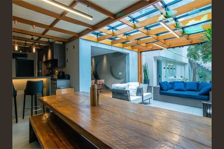 Casa à venda com 340m², 4 quartos e 4 vagas