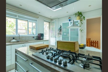 Casa à venda com 340m², 4 quartos e 4 vagas