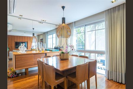 Casa à venda com 340m², 4 quartos e 4 vagas