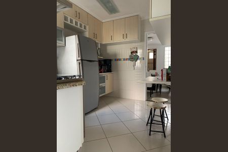 Cozinha de casa de condomínio à venda com 3 quartos, 89m² em Vila Sao Leopoldo, São Bernardo do Campo