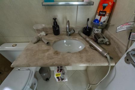 Casa de condomínio à venda com 89m², 3 quartos e 2 vagas Casa de condomínio à venda com 89m², 3 quartos e 2 vagasBanheiro Social