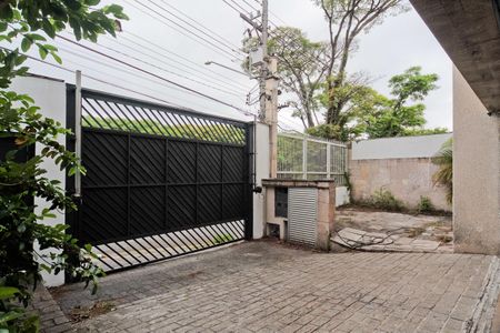 Casa à venda com 350m², 4 quartos e 8 vagas Casa à venda com 350m², 4 quartos e 8 vagasÁrea Externa