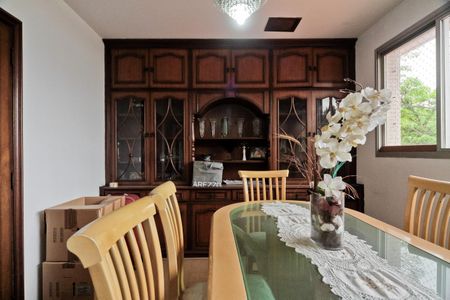 Casa à venda com 350m², 4 quartos e 8 vagas Casa à venda com 350m², 4 quartos e 8 vagasSala de Jantar