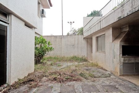 Casa à venda com 350m², 4 quartos e 8 vagas Casa à venda com 350m², 4 quartos e 8 vagasÁrea Externa
