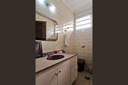 Casa à venda com 350m², 4 quartos e 8 vagas Casa à venda com 350m², 4 quartos e 8 vagasBanheiro da Suíte