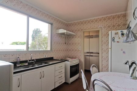 Casa à venda com 350m², 4 quartos e 8 vagas Casa à venda com 350m², 4 quartos e 8 vagasCozinha