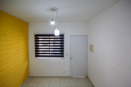 Casa para alugar com 95m², 3 quartos e 2 vagas Casa para alugar com 95m², 3 quartos e 2 vagasQuarto