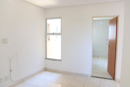 Sala de apartamento para alugar com 2 quartos, 52m² em Setor Progresso, Goiânia