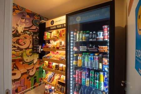 Casa de condomínio para alugar com 18m², 1 quarto e sem vaga Casa de condomínio para alugar com 18m², 1 quarto e sem vagaÁrea comum - Minimercado