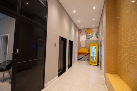 Casa de condomínio para alugar com 18m², 1 quarto e sem vaga Casa de condomínio para alugar com 18m², 1 quarto e sem vagaHall Social