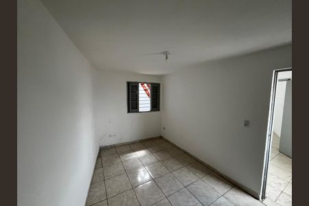 Quarto 2 de casa para alugar com 2 quartos, 40m² em Jardim Rossin, São Paulo