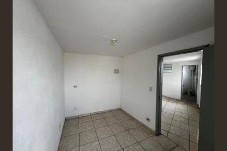 Quarto/Sala de casa para alugar com 2 quartos, 40m² em Jardim Rossin, São Paulo