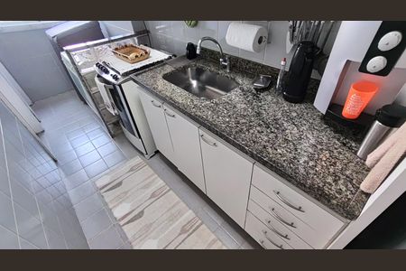 Apartamento à venda com 96m², 2 quartos e 1 vaga Apartamento à venda com 96m², 2 quartos e 1 vagaCozinha