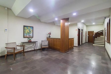 Apartamento à venda com 90m², 2 quartos e sem vagaHall social