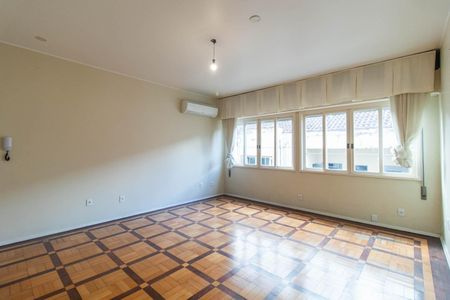 Sala de apartamento à venda com 2 quartos, 90m² em Santana, Porto Alegre