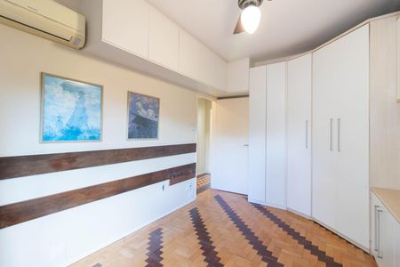 Quarto 1 de apartamento à venda com 2 quartos, 90m² em Santana, Porto Alegre
