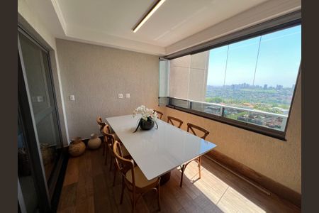 Apartamento para alugar com 126m², 3 quartos e 3 vagas Apartamento para alugar com 126m², 3 quartos e 3 vagasVaranda