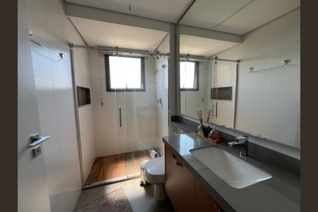 Apartamento para alugar com 126m², 3 quartos e 3 vagas Apartamento para alugar com 126m², 3 quartos e 3 vagasBanheiro da Suíte 1