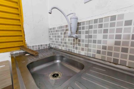 Cozinha de casa para alugar com 1 quarto, 39m² em Jardim Verônia, São Paulo