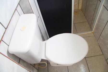 Banheiro Social de casa para alugar com 1 quarto, 30m² em Cidade Parque Brasilia, Guarulhos