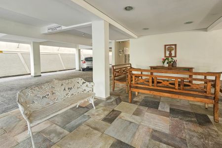 Apartamento para alugar com 68m², 2 quartos e 1 vagaÁrea de Lazer