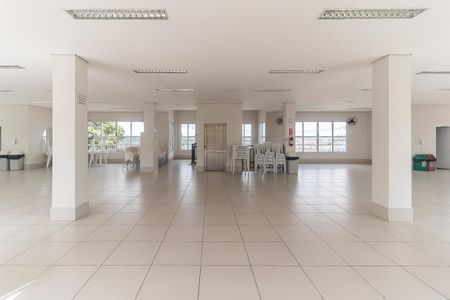 Apartamento para alugar com 46m², 2 quartos e 1 vaga Apartamento para alugar com 46m², 2 quartos e 1 vagaÁrea comum - Salão de festas