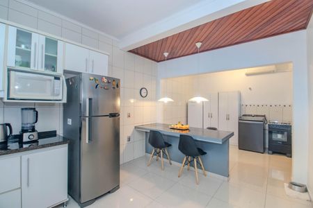 Casa à venda com 222m², 3 quartos e 3 vagasCozinha