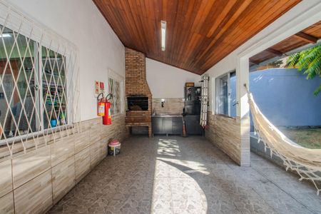 Casa à venda com 222m², 3 quartos e 3 vagasPátio