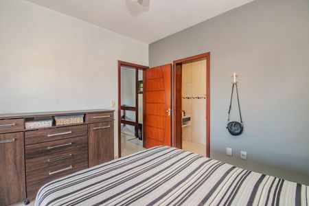 Casa à venda com 222m², 3 quartos e 3 vagasSuíte