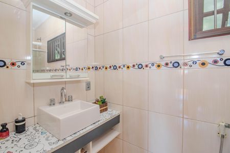 Casa à venda com 222m², 3 quartos e 3 vagasBanheiro da Suíte