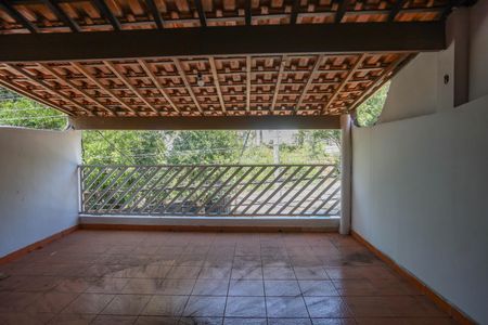 Casa à venda com 199m², 5 quartos e 2 vagas Casa à venda com 199m², 5 quartos e 2 vagasVaranda do quarto 3