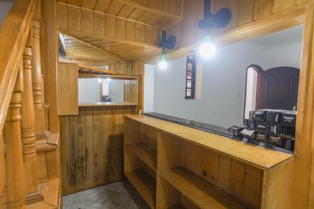 Casa à venda com 199m², 5 quartos e 2 vagas Casa à venda com 199m², 5 quartos e 2 vagasSala - bar