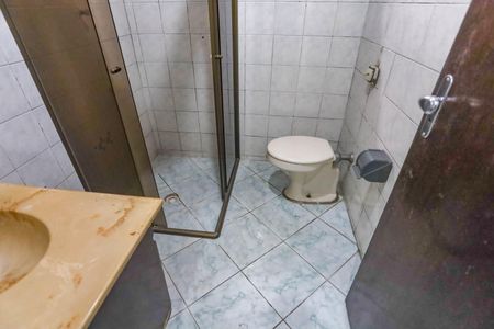 Casa à venda com 199m², 5 quartos e 2 vagas Casa à venda com 199m², 5 quartos e 2 vagasBanheiro social 2