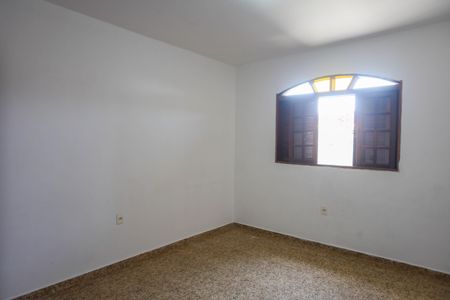 Casa à venda com 199m², 5 quartos e 2 vagas Casa à venda com 199m², 5 quartos e 2 vagasQuarto 4