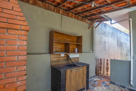 Casa à venda com 199m², 5 quartos e 2 vagas Casa à venda com 199m², 5 quartos e 2 vagasChurrasqueira