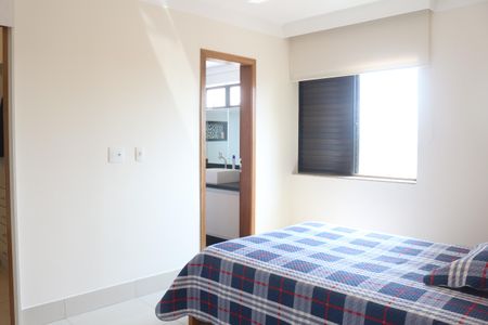 Apartamento à venda com 162m², 3 quartos e 2 vagasSuíte 1