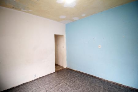 Sala de casa para alugar com 2 quartos, 50m² em Parada de Lucas, Rio de Janeiro