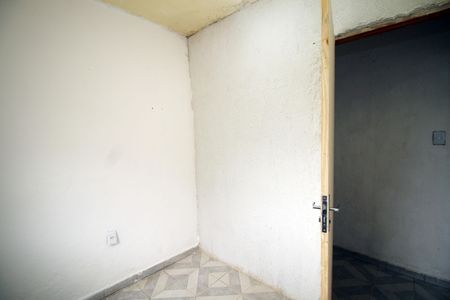 Quarto 2 de casa para alugar com 2 quartos, 50m² em Parada de Lucas, Rio de Janeiro
