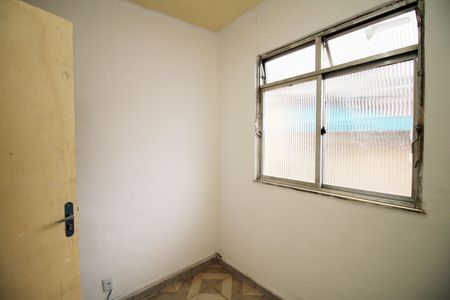 Quarto 2 de casa para alugar com 2 quartos, 50m² em Parada de Lucas, Rio de Janeiro