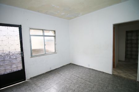 Sala de casa para alugar com 2 quartos, 50m² em Parada de Lucas, Rio de Janeiro