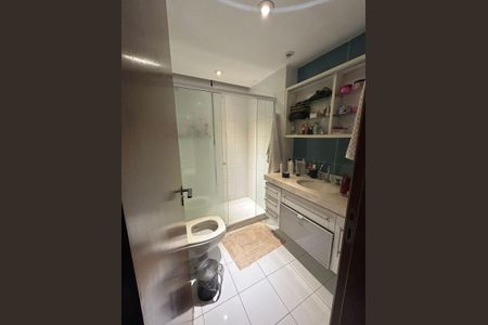 Apartamento à venda com 236m², 4 quartos e 3 vagas Apartamento à venda com 236m², 4 quartos e 3 vagasBanheiro