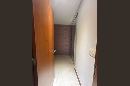 Apartamento à venda com 236m², 4 quartos e 3 vagas Apartamento à venda com 236m², 4 quartos e 3 vagasCorredor