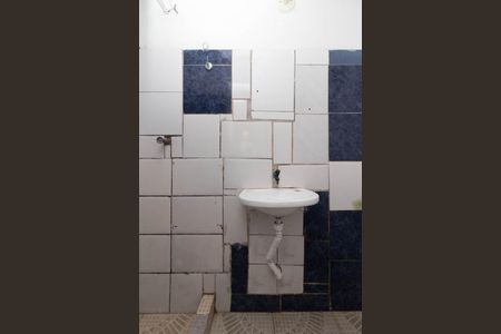 Banheiro de apartamento para alugar com 1 quarto, 20m² em Nonoai, Porto Alegre