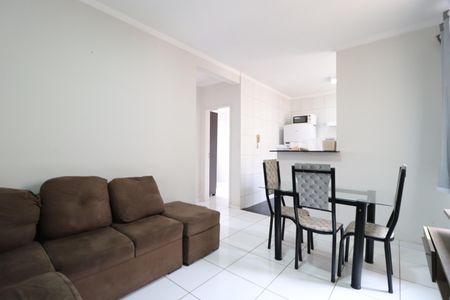 Sala de apartamento para alugar com 2 quartos, 44m² em Jaraguá, Uberlândia
